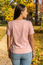 Ammetopp med behagelig passform og litt lengre bakside